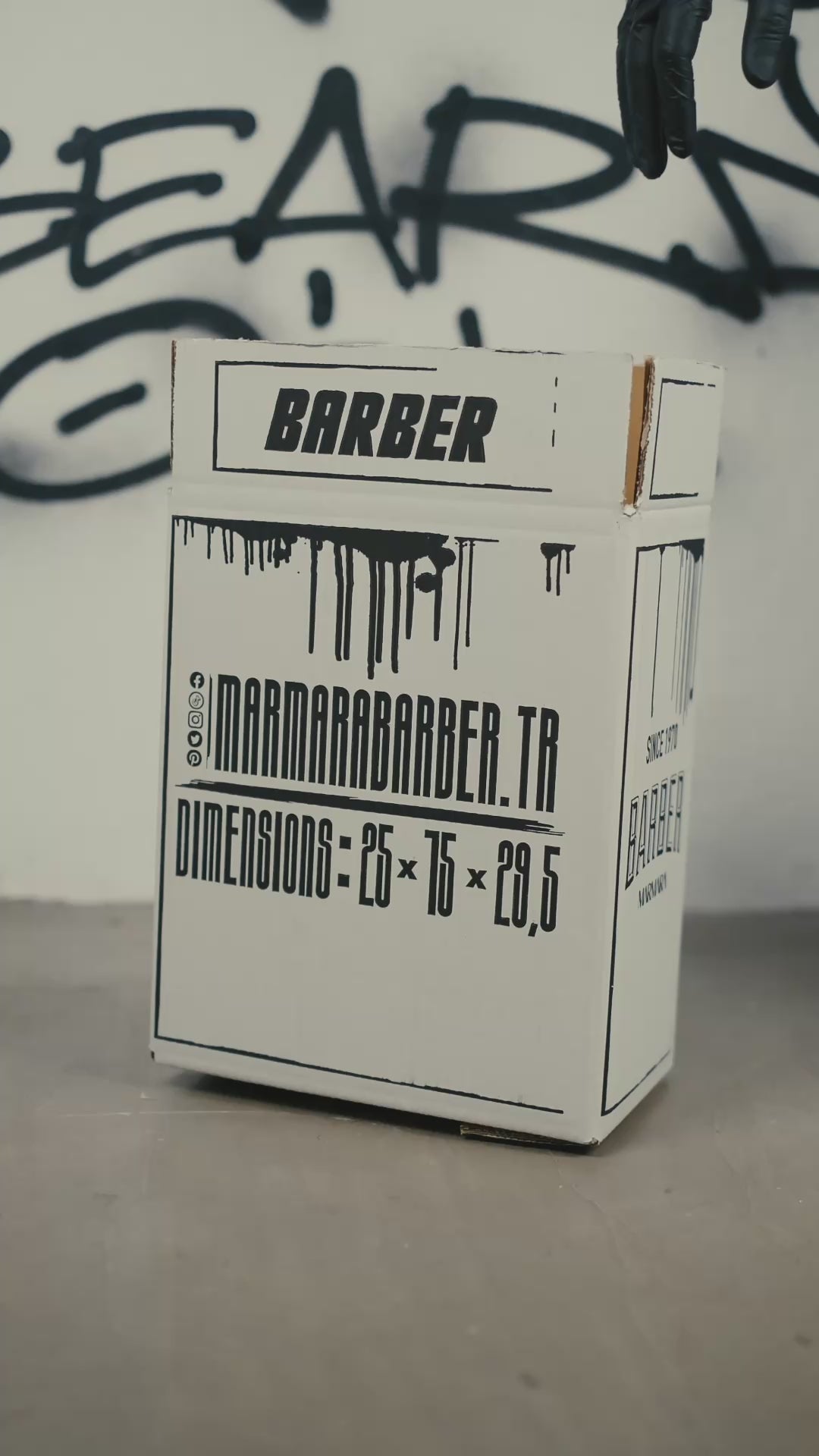 Video laden: Barber Cologne Dark edition 500 ml